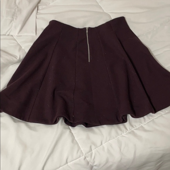 Urban Outfitters Maroon Pleated Skirt - Picture 2 of 3